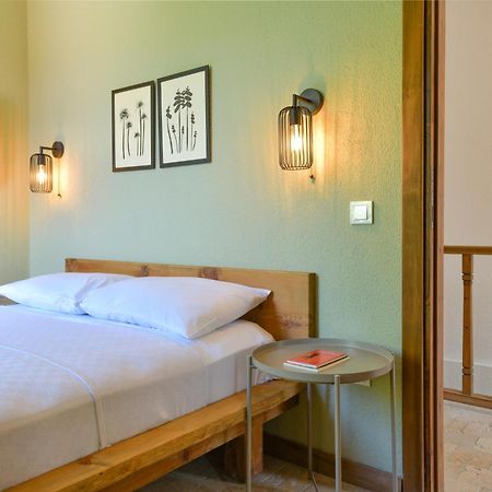 Okapi Suites Ula Exteriör bild